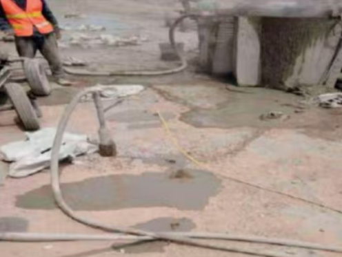 昌吉水泥混凝土路面板底注浆技术 路面脱空注浆整治方案